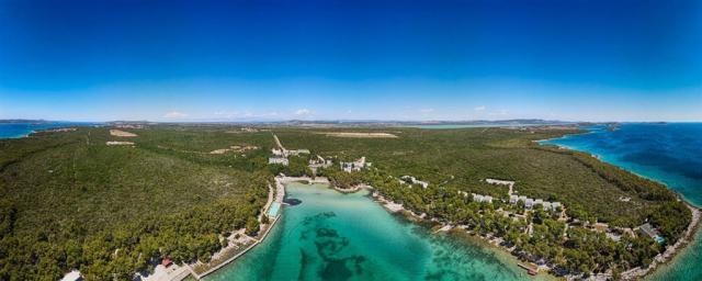 Crvena Luka Apartments & Villas