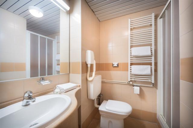 Rabac_Sunny_Residence_bath_01.jpg