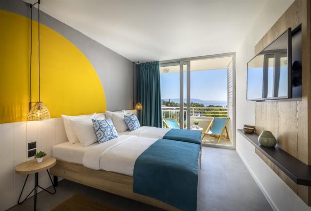 Rabac_Sunny_Residence_Novel_Superior_Room__Seaside__Balcony_01.