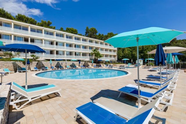 Rabac Residence_outdoor pool_2 (5618) [lowres].jpg