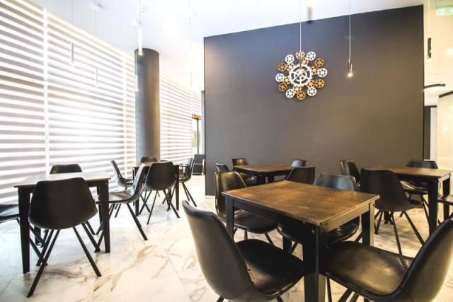 Best Western Plus Premium Inn