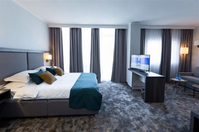 Best Western Plus Premium Inn