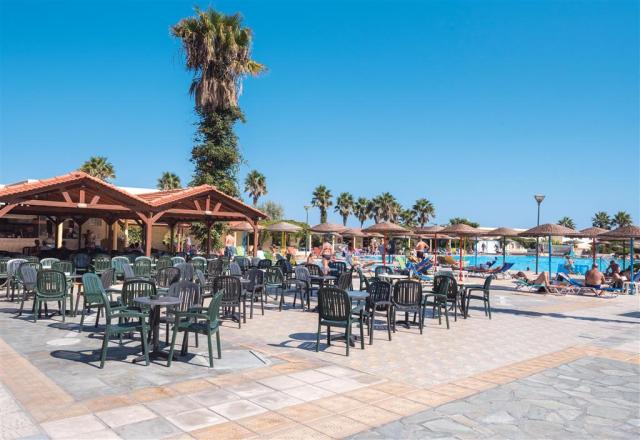 Euro Village Achilleas - pool bar - letecky zájazd CK  - Mastic