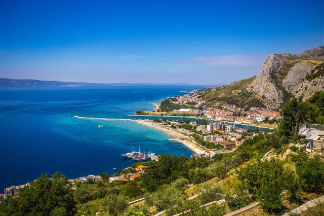 hotel Brzet - mesto - autobusový zájazd CK  - Chorvátsko, Omiš