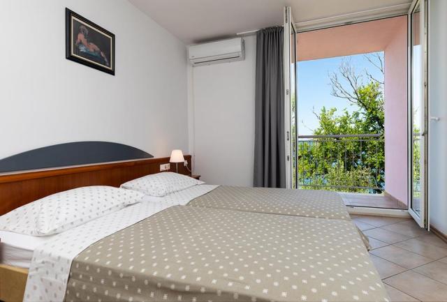 hotel Brzet  - izba - autobusový zájazd CK  - Chorvátsko, Omiš