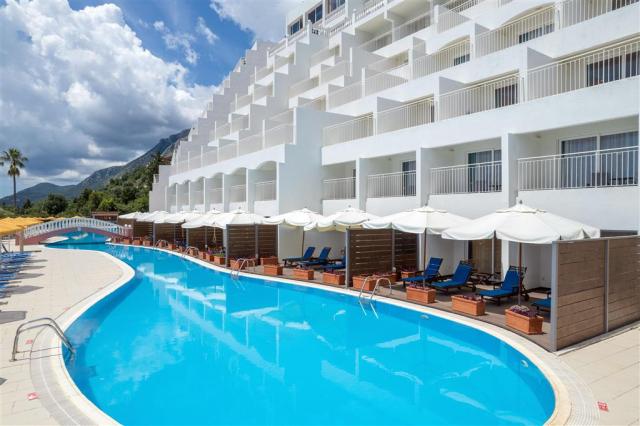 Hotel Sunshine Club - bazén - letecký zájazd CK  - Korfu, Nissa