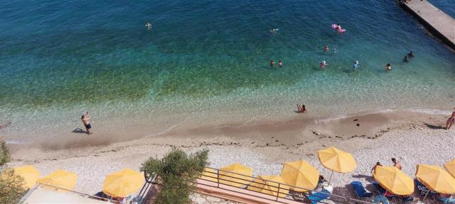 Hotel Sunshine Club - pláž - letecký zájazd CK  - Korfu, Nissak