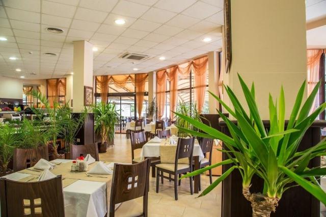 hotel Laguna Park - reštaurácia - letecký zájazd CK  - Bulharsk