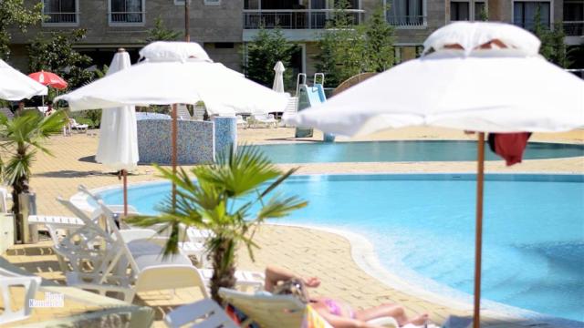 Hotel Kamenec - bazén - letecký a autobusový zájazd CK  - Bulha
