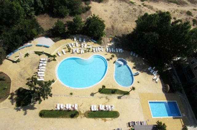 Hotel Kamenec - bazén - letecký a autobusový zájazd CK  - Bulha
