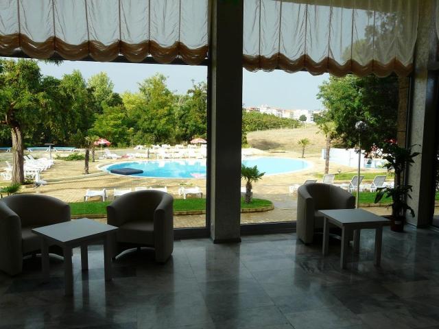 Hotel Kamenec - bazén - letecký a autobusový zájazd CK  - Bulha