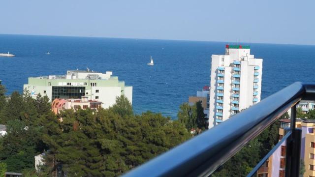 Hotel Kamenec - výhľad - letecký a autobusový zájazd CK  - Bulh
