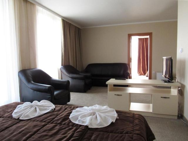 Hotel Kamenec - apartmán - letecký a autobusový zájazd CK  - Bu