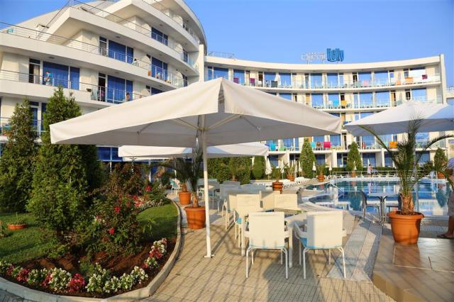 Hotel Queen Nelly - hotel - letecký a autobusový zájazd CK  - B