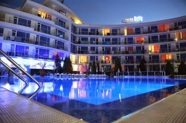 Hotel Queen Nelly - bazén - letecký a autobusový zájazd CK  - B