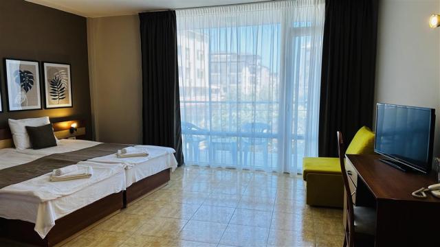 Hotel Queen Nelly - izba - letecký a autobusový zájazd CK  - Bu