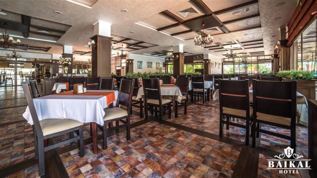 Hotel Bajkal - reštaurácia - letecký zájazd CK  - Bulharsko, Sl