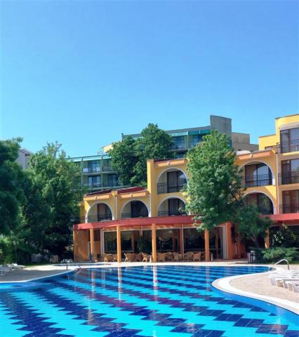 Hotel Yavor Palace - bazén - letecký a autobusový zájazd CK  - 
