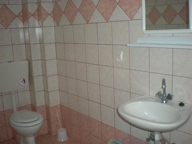 Apartmány Eutychia - kúpeľňa - autobusová doprava CK  - Grécko,