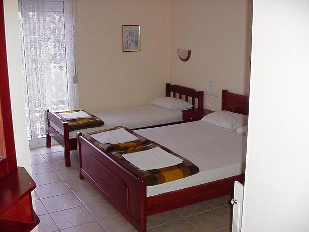 Apartmány Glaros - dvojlôžková izba s prístelkou - autobusový z