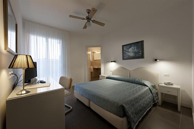 Hotel Miami s bazénom, Taliansko, Lido di Jesolo, dovolenka aut