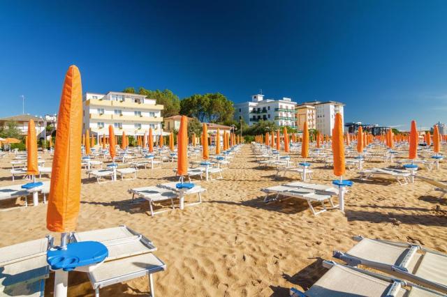 Hotel Bolivar s bazénom, pláž, Taliansko, Lido di Jesolo, CK 