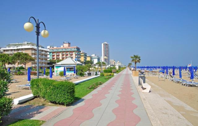 Hotel Bolivar s bazénom, pláž, Taliansko, Lido di Jesolo, CK 