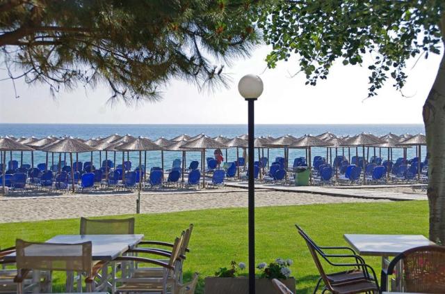 Hotel Sun Beach - plážový bar - letecký zájazd CK  - Grécko, Ol