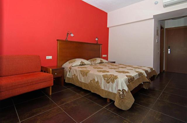 Hotel Sun beach - dvojlôžková izba s možnosťou prístelky - lete
