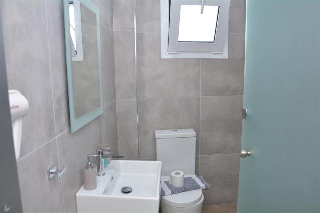 Hotel Poseidon - kúpeľňa v novej časti - letecký zájazd CK  - G