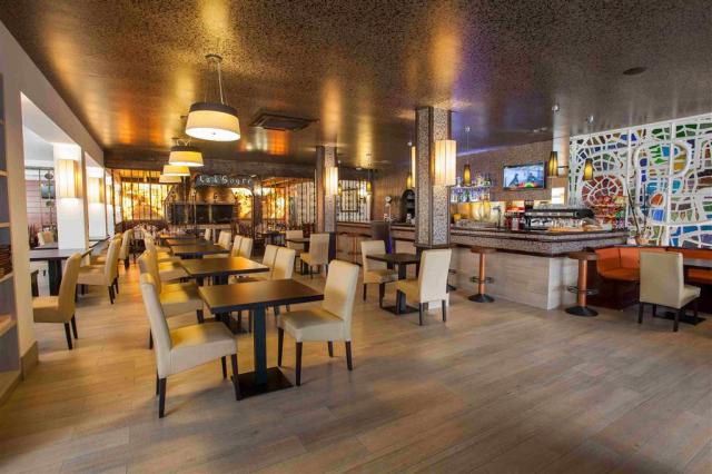 Hotel Maria del Mar - gril - letecký zájazd CK  - Španielsko, L