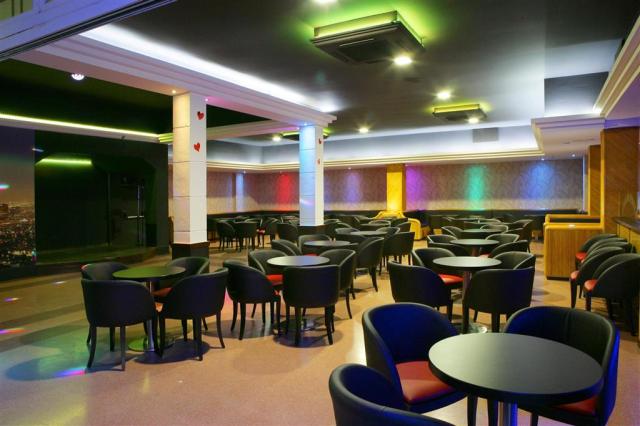 Hotel Maria del Mar - večerný bar - letecký zájazd CK  - Španie