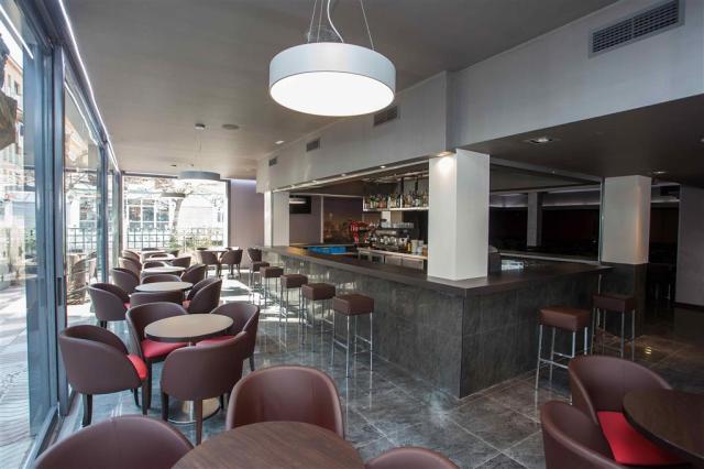 Hotel Maria del Mar - bar - letecký zájazd CK  - Španielsko, Ll