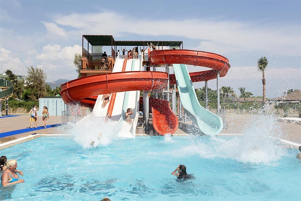 Hotel Club Turtas Beach - tobogany - letecký zájazd CK - Turec