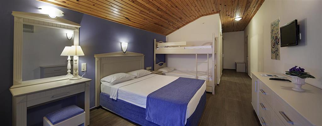 Hotel Club Turtas Beach - rodinná izba s poschodovou posteľou -
