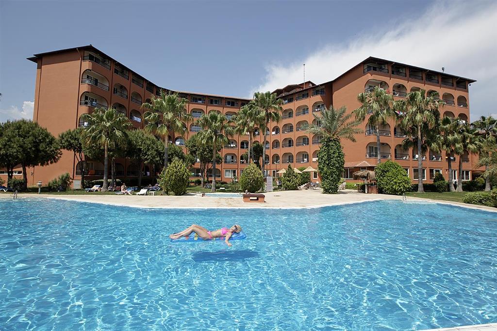 Hotel Club Turtas Beach - relax bazén - letecký zájazd CK - Tu