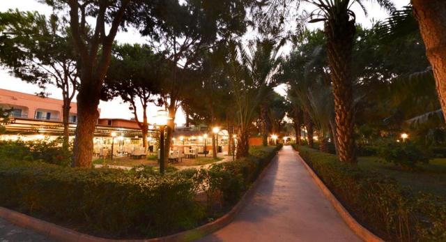 Hotel Club Turtas Beach - záhrada - letecký zájazd CK  - Tureck
