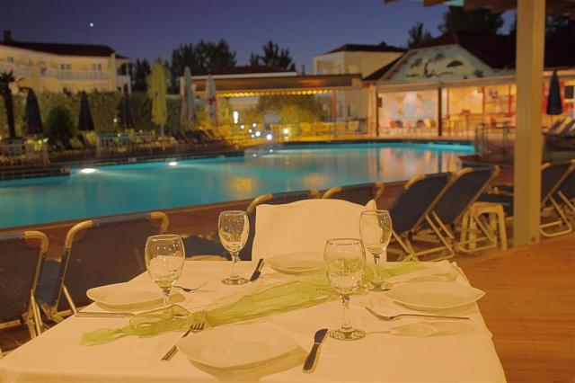 Hotel Grand Platon - reštaurácia - letecký zájazd CK  - Grécko,