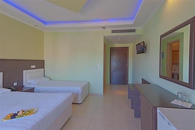 Hotel Grand Platon - izba - letecký zájazd CK  - Grécko, Olymps