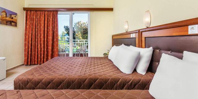 Hotel Grand Platon - dvojlôžková izba - letecký zájazd CK 