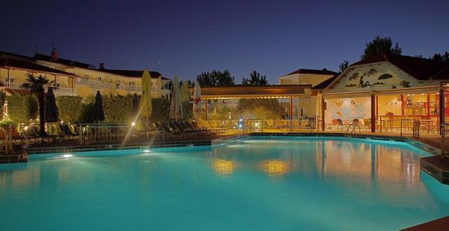 Hotel Grand Platon - bazén - letecký zájazd CK  - Grécko, Olymp