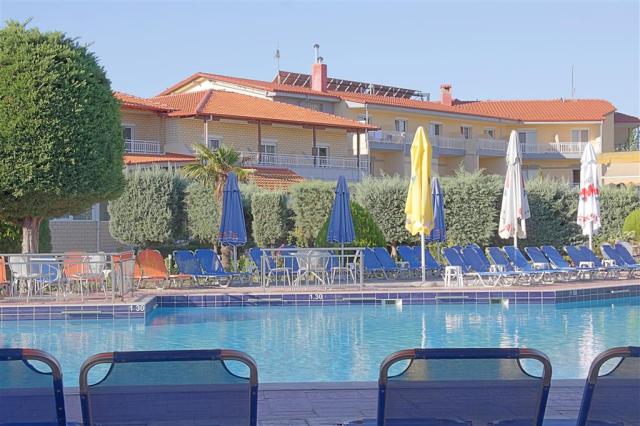 Hotel Grand Platon - bazén - letecký zájazd CK  - Grécko, Olymp
