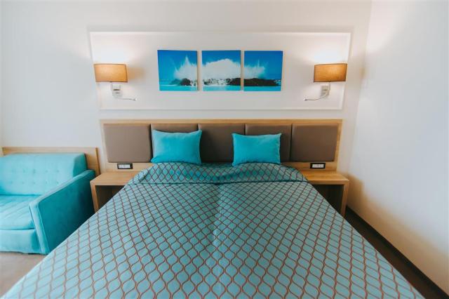 Hotel Tiara Beach - dvojlôžková izba - letecký zájazd CK  -  Bu
