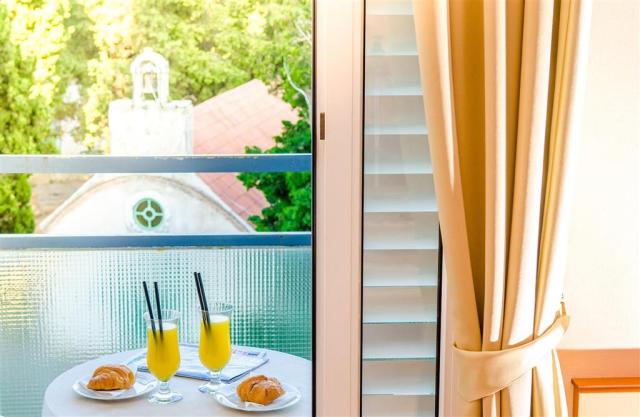 Hotel Punta - Chorvátsko Vodice - zájazd CK 