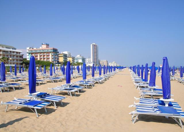 Rezidencia Ariston priamo na pláži v stredisku Lido di Jesolo, 