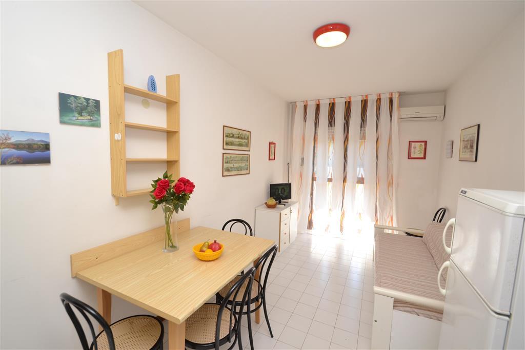 apartmánový dom Gemini s bazénom a záhradou v časti Pineda v Bi