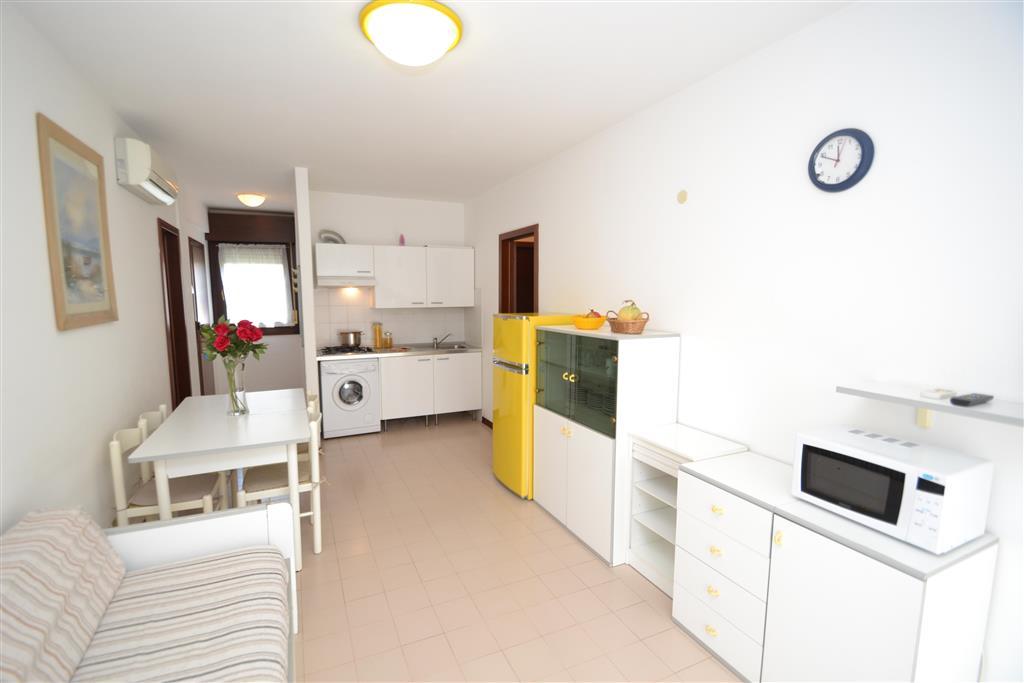 apartmánový dom Gemini s bazénom a záhradou v časti Pineda v Bi