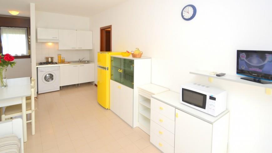apartmánový dom Gemini s bazénom a záhradou v časti Pineda v Bi