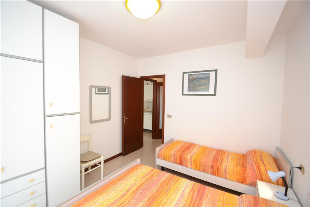 apartmánový dom Gemini s bazénom a záhradou v časti Pineda v Bi