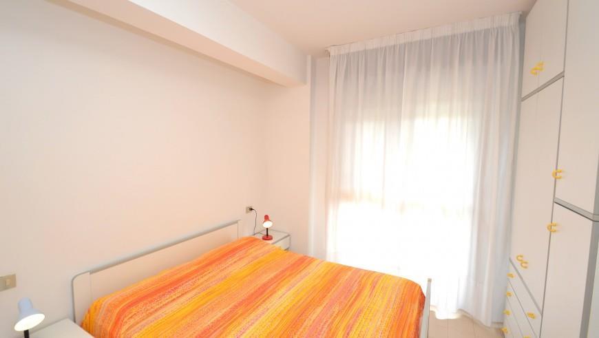 apartmánový dom Gemini s bazénom a záhradou v časti Pineda v Bi